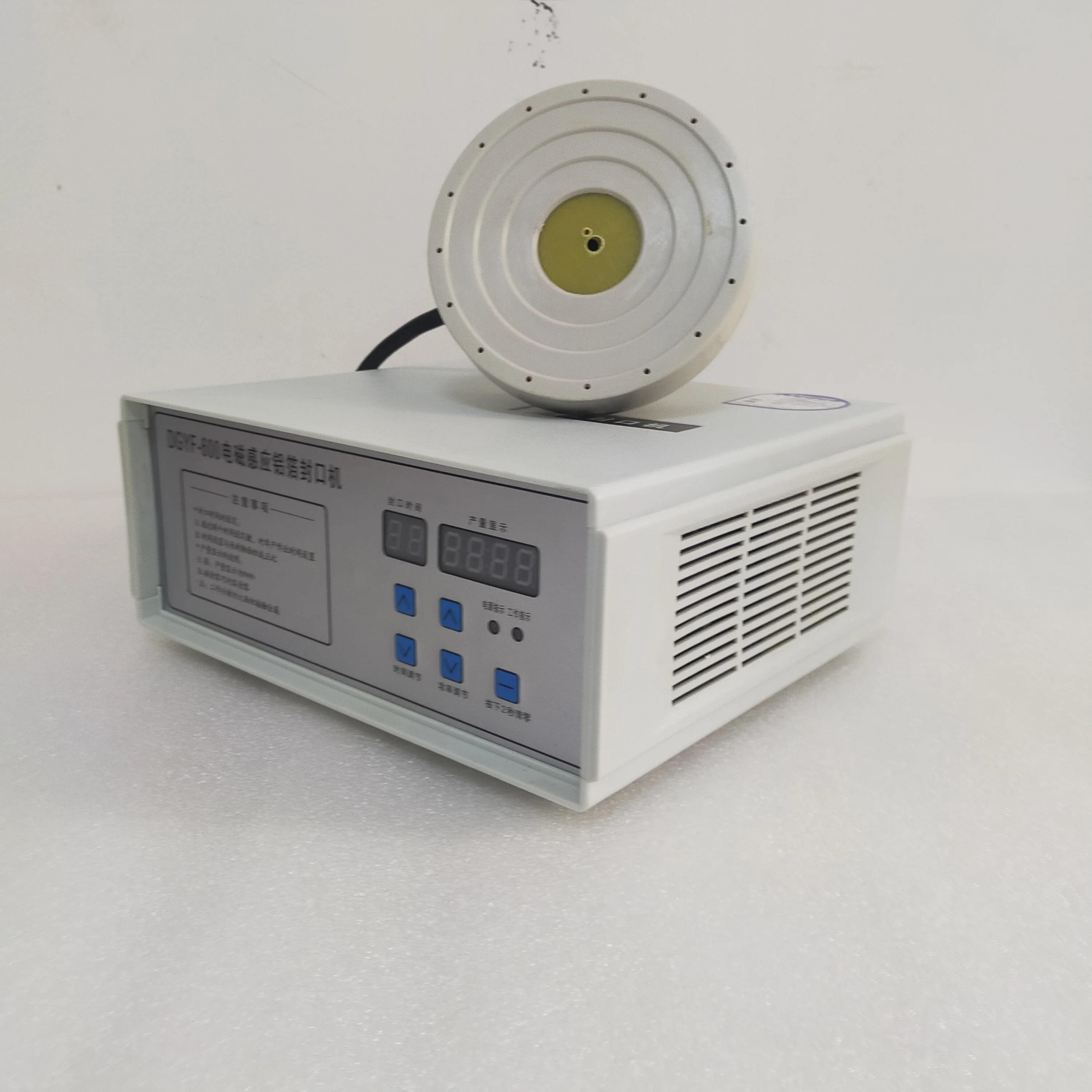 Hand Held Electromagnetic Induction Bottle Sealing Machine Aluminum Foil Induction Sealer Machine
Hand Held Electromagnetic Induction Bottle Sealing Machine Aluminum Foil Induction Sealer Machine