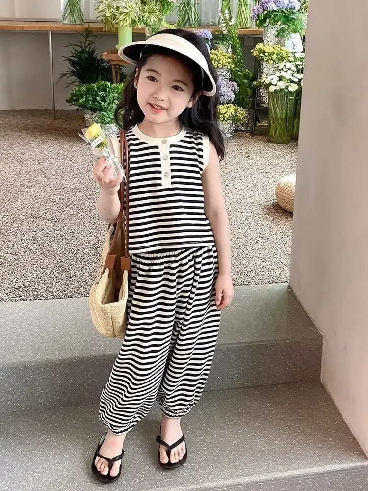 Girls' Sports Set Summer New Fashionable And Fashionable Short Sleeved Summer Women's Leisure Two Piece Set Summer Style
Girls' Sports Set Summer New Fashionable And Fashionable Short Sleeved Summer Women's Leisure Two Piece Set Summer Style