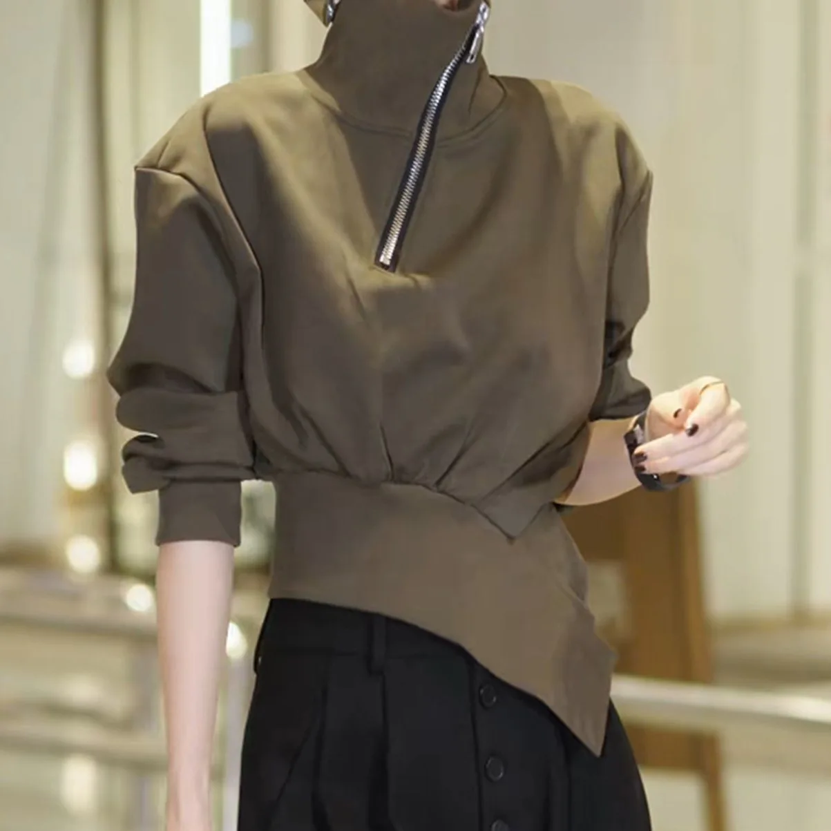 Women's French Fashion High Necked Semi Zipper Casual Sweater Irregular Unique Autumn Winter Coat Tide
Women's French Fashion High Necked Semi Zipper Casual Sweater Irregular Unique Autumn Winter Coat Tide