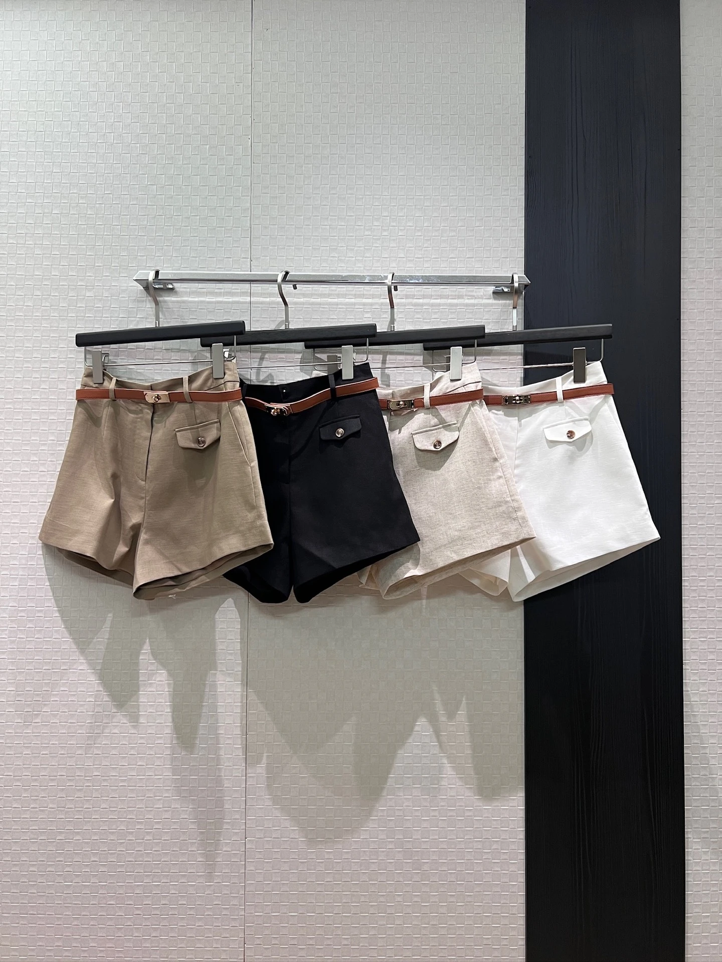 High Waist Casual Suit Pants Women's New Spring Summer Button Decorative Belt Pocket Short Shorts Premium Quality Ladies Prem...
High Waist Casual Suit Pants Women's New Spring Summer Button Decorative Belt Pocket Short Shorts Premium Quality Ladies Prem...