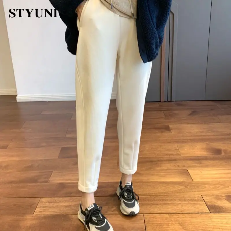 Pants for women 2022 thickened velvet soft casual sweatpants harem pants elastic high waist warm ankle-length women's pants
Pants for women 2022 thickened velvet soft casual sweatpants harem pants elastic high waist warm ankle-length women's pants