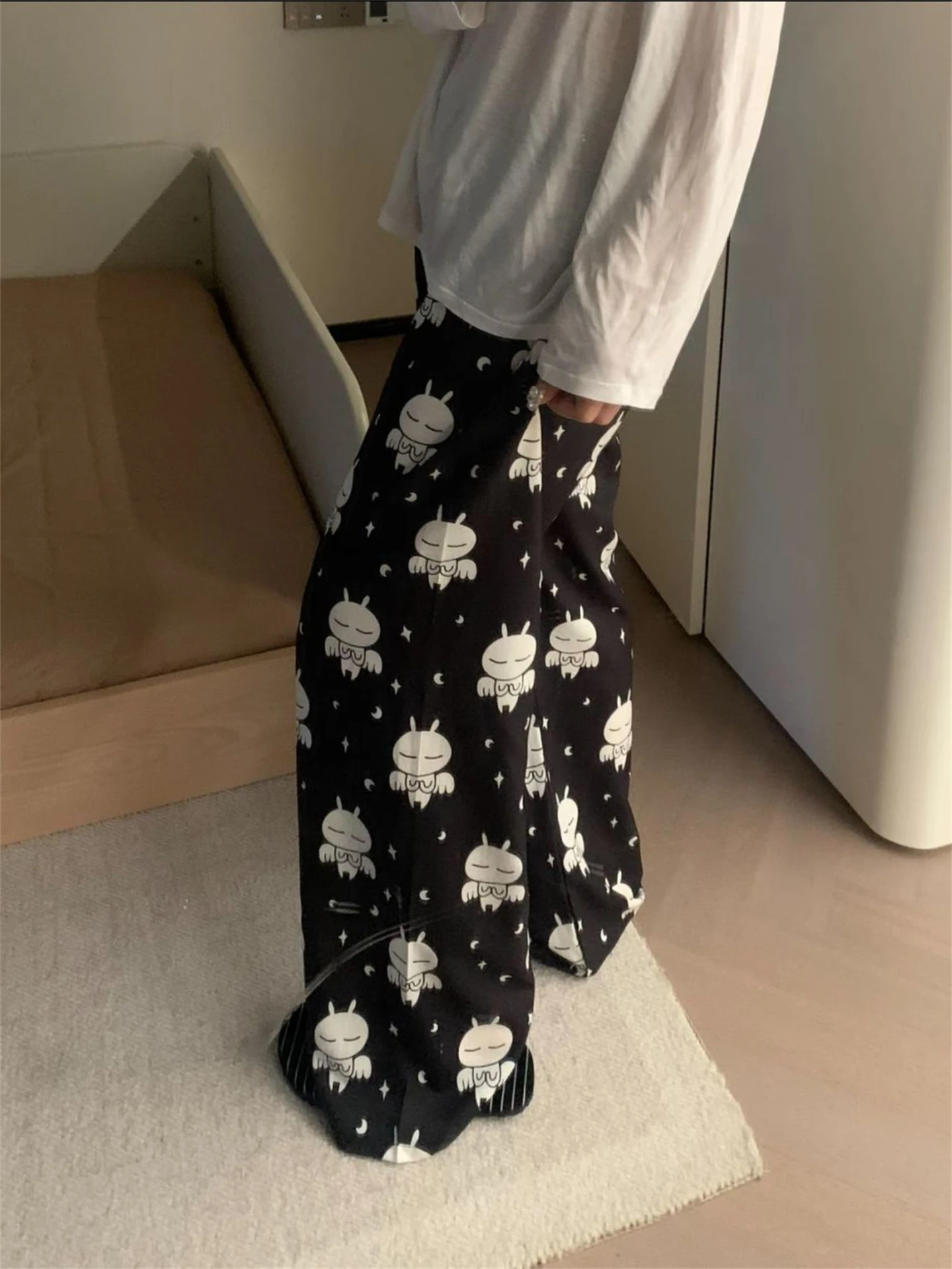 Cute Rabbit Skins Lazy Style Casual Walking Long Pants Women Summer Bubble Cotton Loose Home Pants Sleepwear Outerwear
Cute Rabbit Skins Lazy Style Casual Walking Long Pants Women Summer Bubble Cotton Loose Home Pants Sleepwear Outerwear