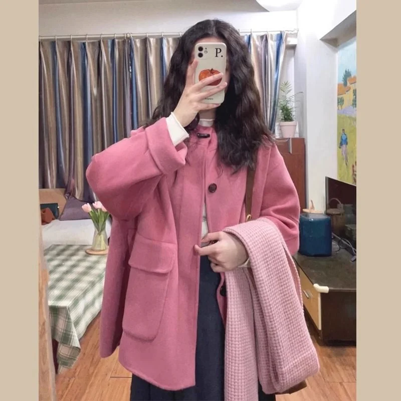 Зимнее утепленное шерстяное пальто большого размера для женщин, свободное универсальное твидовое пальто на пуговицах, 100% хлопок, с воротником, длинный рукав
Зимнее утепленное шерстяное пальто большого размера для женщин, свободное универсальное твидовое пальто на пуговицах, 100% хлопок, с воротником, длинный рукав