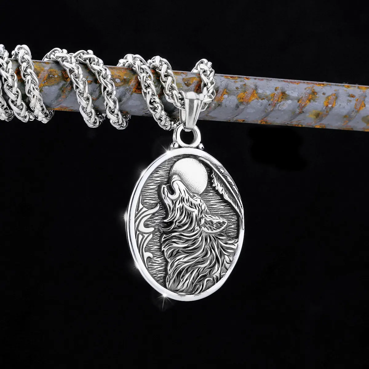 Wolf Howl To The Moon Stainless Steel Viking Necklace Vintage Nordic Men Pendant Necklace Boyfriend Jewelry Gift Wholesale
Wolf Howl To The Moon Stainless Steel Viking Necklace Vintage Nordic Men Pendant Necklace Boyfriend Jewelry Gift Wholesale