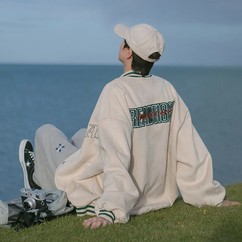 Мужская кожаная куртка в стиле ретро для весны и осени, бейсбольная куртка с длинными рукавами, ветрозащитная, повседневная, модная верхняя одежда
Мужская кожаная куртка в стиле ретро для весны и осени, бейсбольная куртка с длинными рукавами, ветрозащитная, повседневная, модная верхняя одежда