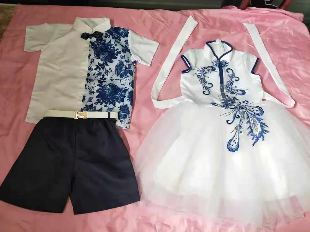 Children's and student choir costumes, blue and white porcelain recitation performance costumes, performance costumes, elementar
Children's and student choir costumes, blue and white porcelain recitation performance costumes, performance costumes, elementar