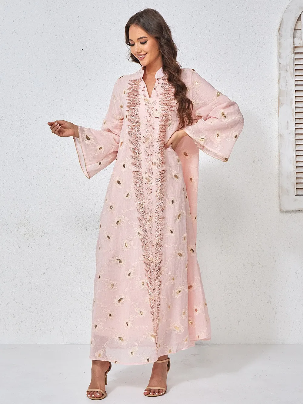 plus Size Embroidered Mesh Casual Loose Long Dress Women's Fashion Ethnic Style A-Line Skirt V-Neck Long Sleeve Summer Dress
plus Size Embroidered Mesh Casual Loose Long Dress Women's Fashion Ethnic Style A-Line Skirt V-Neck Long Sleeve Summer Dress