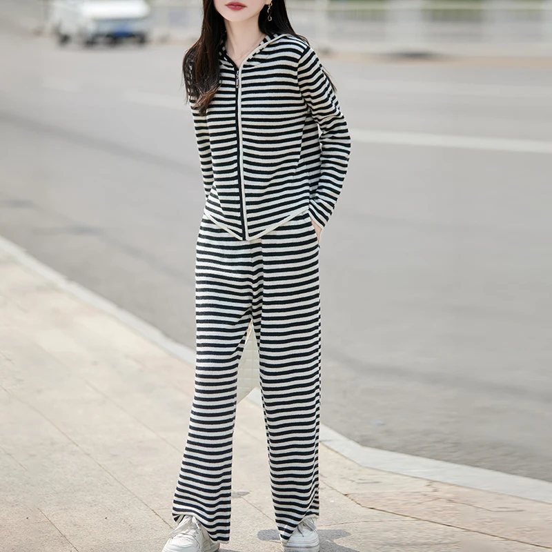 Fall/Winter 100% Pure Wool Hooded Long-Sleeved Knitted Cardigan Coat Elastic Waist Wide-Leg Slacks Two-Piece Suit
Fall/Winter 100% Pure Wool Hooded Long-Sleeved Knitted Cardigan Coat Elastic Waist Wide-Leg Slacks Two-Piece Suit