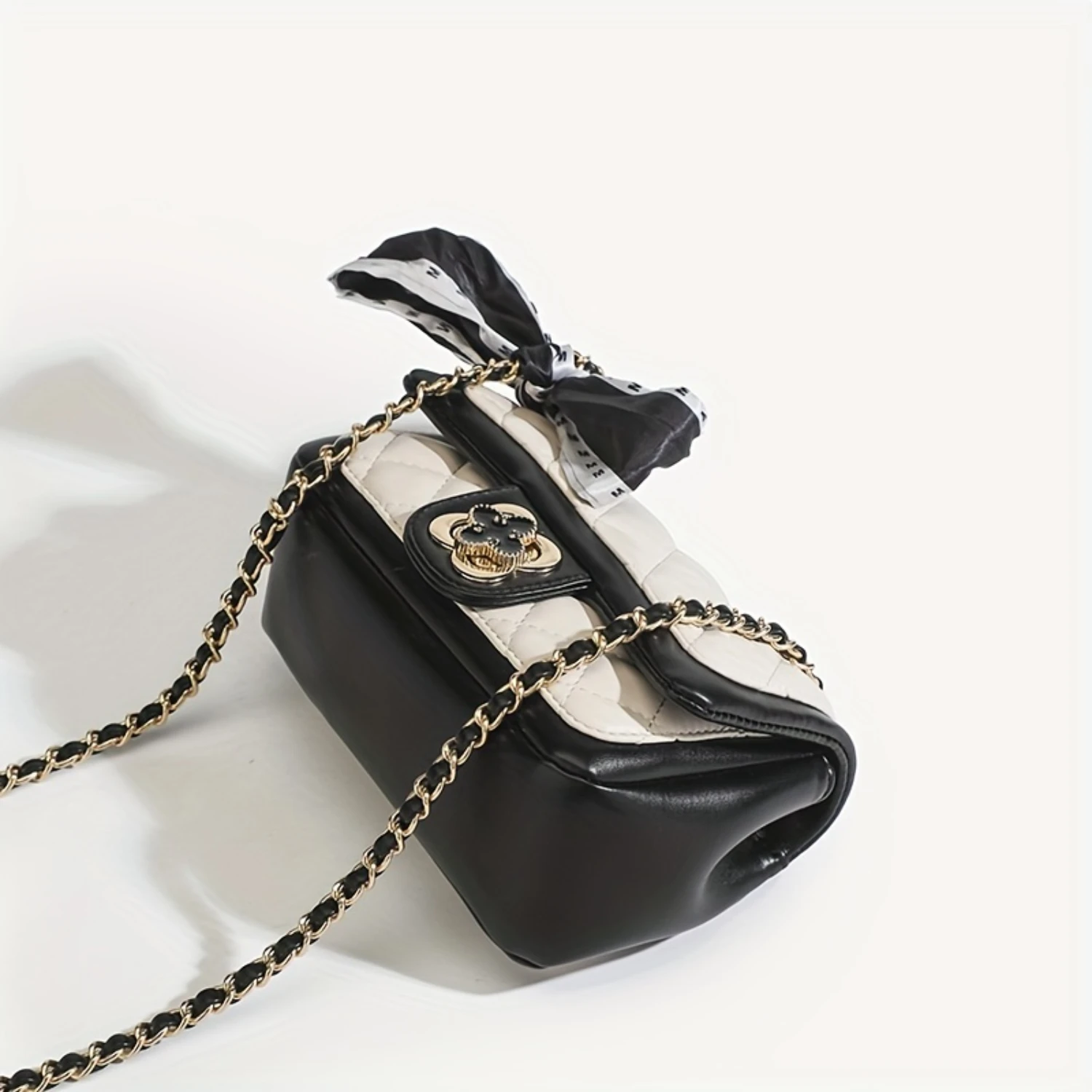Luxury Quilted Crossbody Bag - Durable Chain Strap, High-Quality Fashion PU Leather, Spacious Shoulder Purse, Convenient Key Bag
Luxury Quilted Crossbody Bag - Durable Chain Strap, High-Quality Fashion PU Leather, Spacious Shoulder Purse, Convenient Key Bag