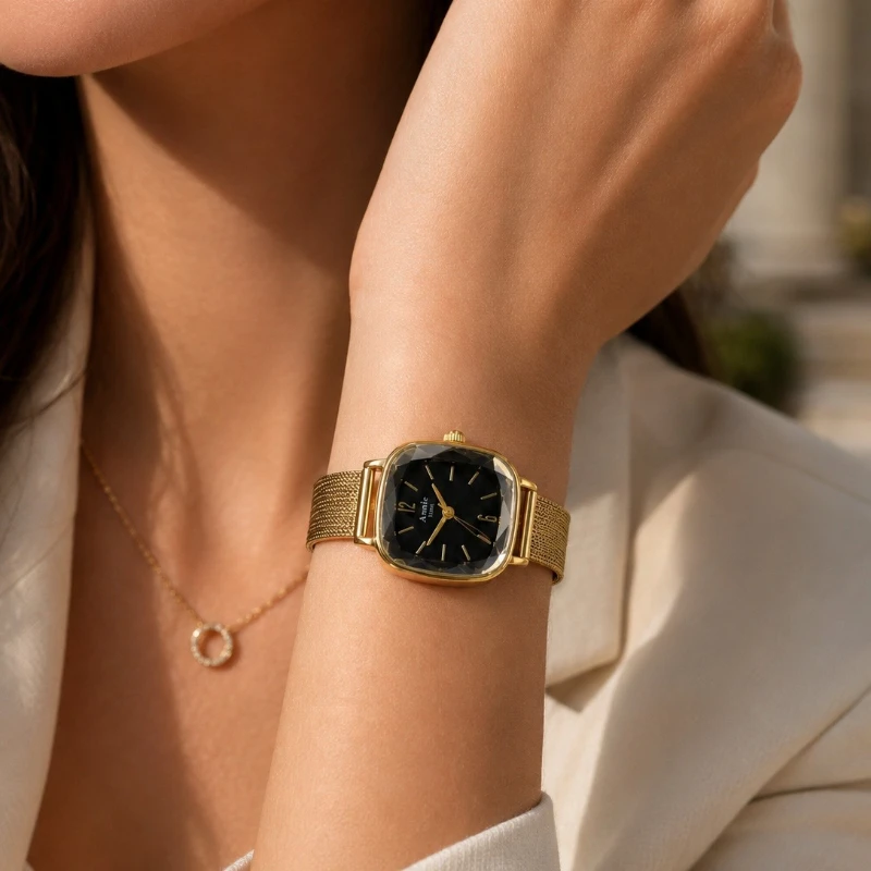 Vintage Gold Mesh Band Ladies Watch Fashion Square Faceted Crystal Cover Women Wristwatch Elegant Quartz Clock Gift for Woman
Vintage Gold Mesh Band Ladies Watch Fashion Square Faceted Crystal Cover Women Wristwatch Elegant Quartz Clock Gift for Woman