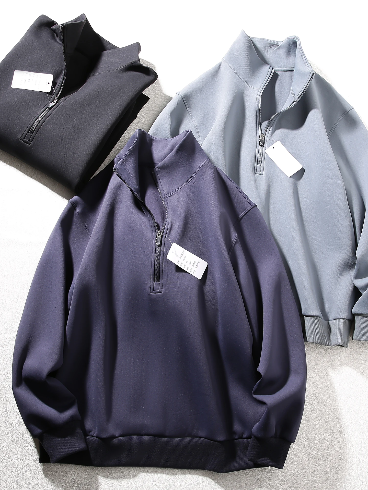 Мужская уличная толстовка-куртка премиум-класса свободного кроя с воротником-стойкой на молнии, двусторонняя, дышащая, влагоотводящая
Мужская уличная толстовка-куртка премиум-класса свободного кроя с воротником-стойкой на молнии, двусторонняя, дышащая, влагоотводящая