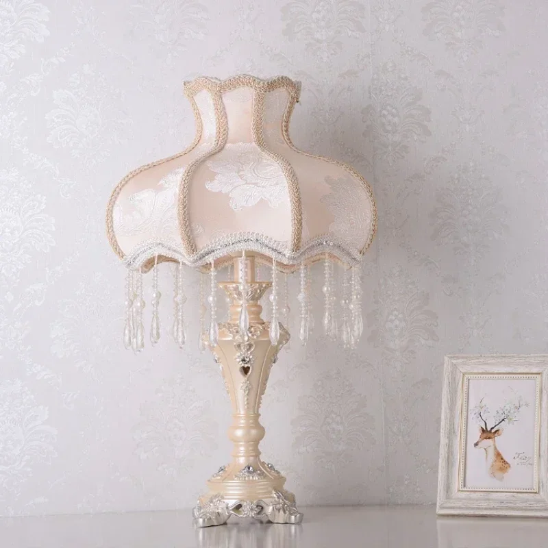 2025 American Style Desk Lamp Princess Bedroom Decoration Home Study Lighting Living Room Light Minimalist Design Fabric Lampsha
2025 American Style Desk Lamp Princess Bedroom Decoration Home Study Lighting Living Room Light Minimalist Design Fabric Lampsha