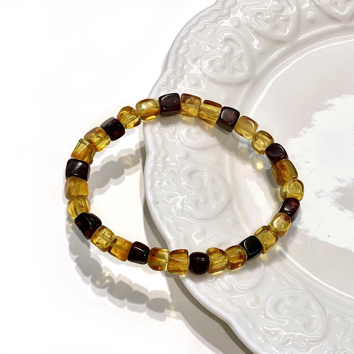 Irregular Chips Natural Stone Bracelet Golden Amber Beads Gravel Reiki Bracelets Bangles for Women Girls
Irregular Chips Natural Stone Bracelet Golden Amber Beads Gravel Reiki Bracelets Bangles for Women Girls
