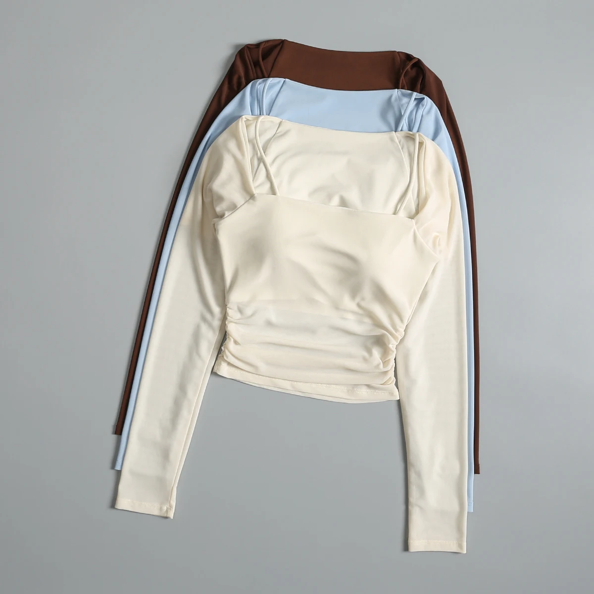 Yoga suit for women in autumn one-piece chest pad mesh fake two-piece sports tops fashionable running exercise fitness long
Yoga suit for women in autumn one-piece chest pad mesh fake two-piece sports tops fashionable running exercise fitness long