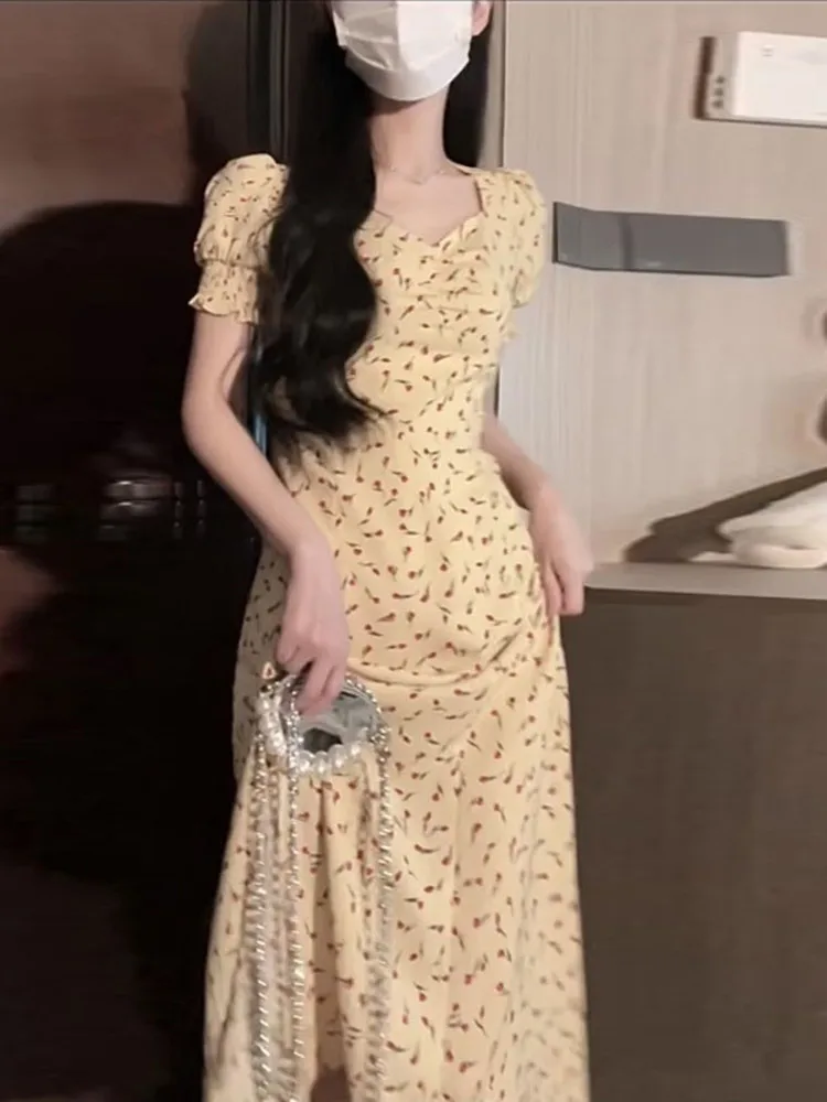 Summer New Design Square Collar Bubble Sleeve Floral Print Women's Dress Slim Fit Long A-Line Skirt Short Sleeve High Waist
Summer New Design Square Collar Bubble Sleeve Floral Print Women's Dress Slim Fit Long A-Line Skirt Short Sleeve High Waist