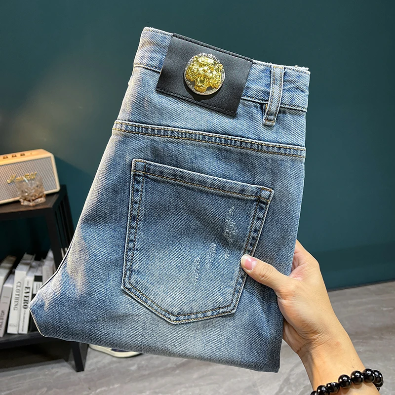 TC3026 Summer high street stretch denim shorts worn holes male tide Slim patch high-end trend in trousers
TC3026 Summer high street stretch denim shorts worn holes male tide Slim patch high-end trend in trousers