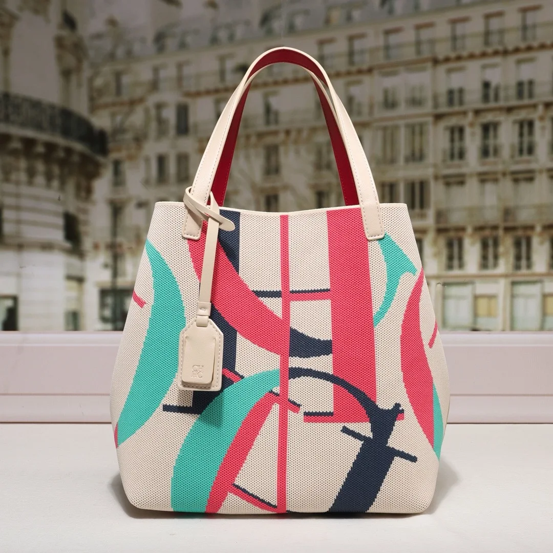 NEW Women's CH Fashion Print Tote Bag, Large Capacity Shopping Handbag with Laptop Compartment & Detachable Pouch
NEW Women's CH Fashion Print Tote Bag, Large Capacity Shopping Handbag with Laptop Compartment & Detachable Pouch