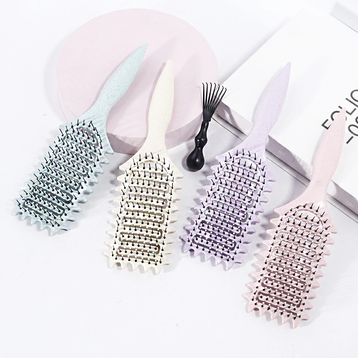 2pcs hair brush set, 1pc curling brush, 1pc cleaning claw, hollowed out curling comb, nylon bristles, special for real hair wigs
2pcs hair brush set, 1pc curling brush, 1pc cleaning claw, hollowed out curling comb, nylon bristles, special for real hair wigs