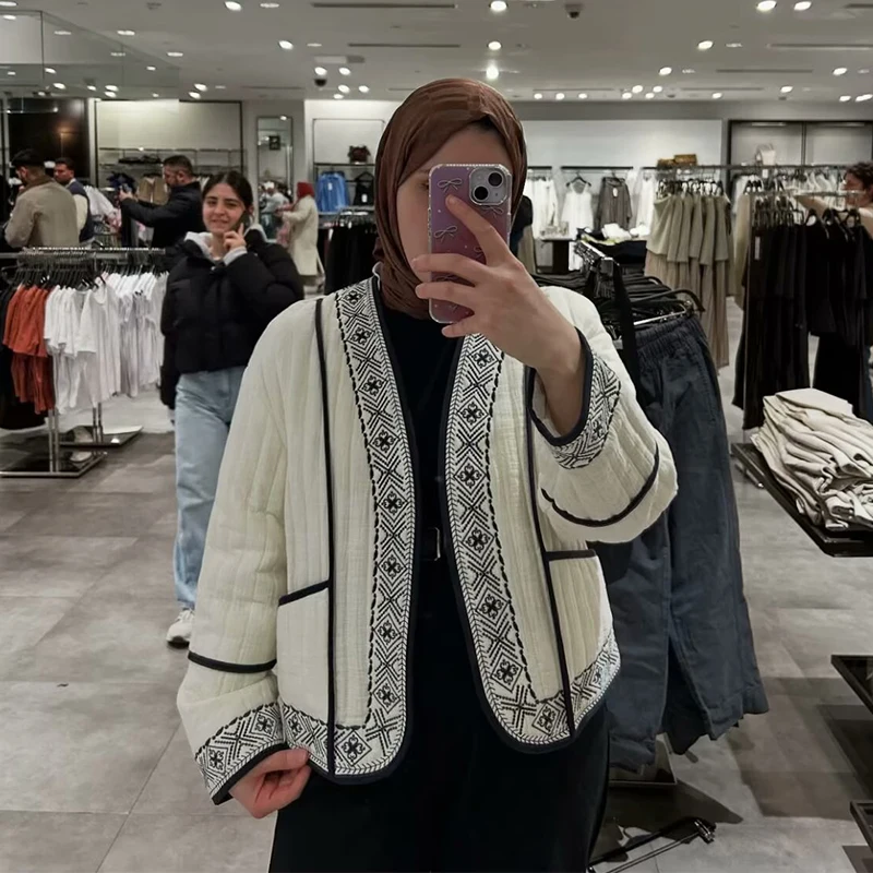 RAFZNB Women's Fashion Embroidered Open Stich Jackets Coats V-Neck Long Sleeve Coats Vintage Female Outerwear Chic Tops
RAFZNB Women's Fashion Embroidered Open Stich Jackets Coats V-Neck Long Sleeve Coats Vintage Female Outerwear Chic Tops