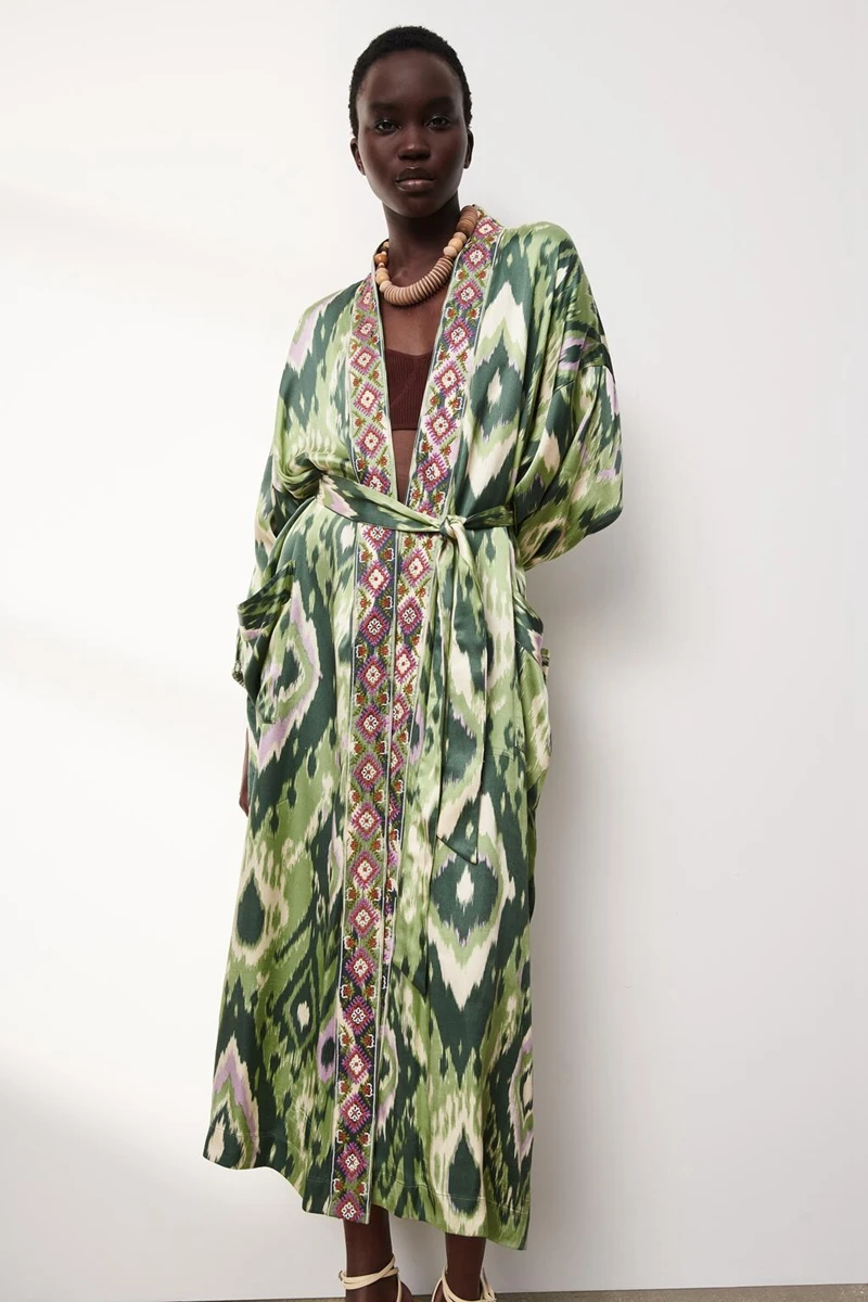 Spring Summer 2025 Women's Faionable Floral Print Kimono Sle Long Outercoat Ethnic Design Traditional Chinese Costume
Spring Summer 2025 Women's Faionable Floral Print Kimono Sle Long Outercoat Ethnic Design Traditional Chinese Costume