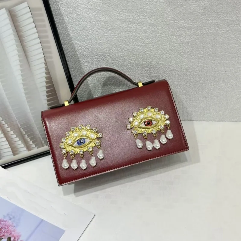 Retro 3D Jewelry Eyes High-end Single Shoulder Crossbody Bag 2026 Popular Creative Small Square Bag Women's Leather Handbag
Retro 3D Jewelry Eyes High-end Single Shoulder Crossbody Bag 2026 Popular Creative Small Square Bag Women's Leather Handbag