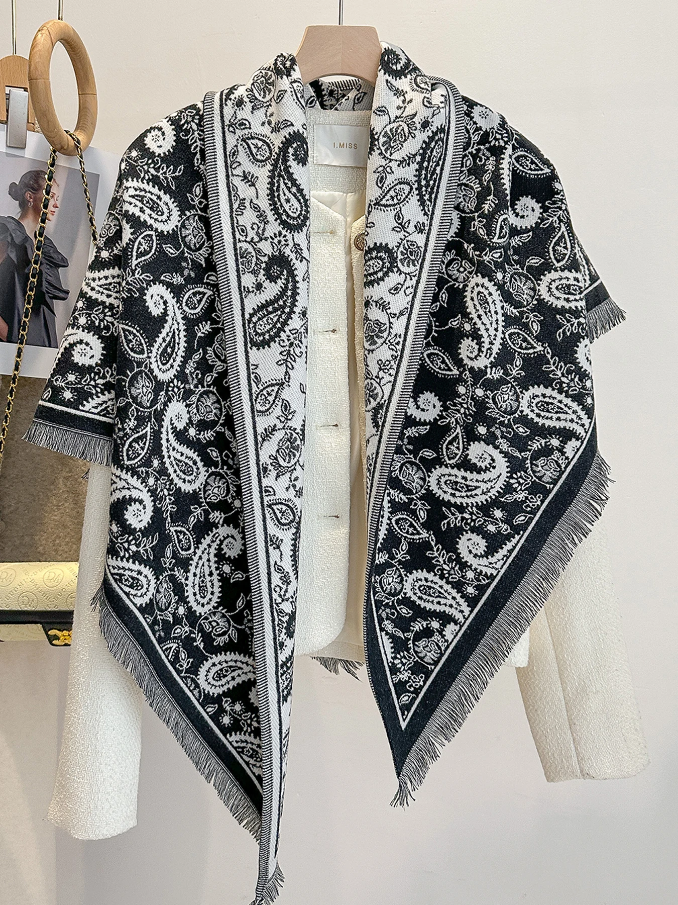 New Fashion Winter Scarf Women's Paisley Print Imitation Cashmere Pashmina Shawl - Soft Warm Wrap Blanket Bufanda Female Design
New Fashion Winter Scarf Women's Paisley Print Imitation Cashmere Pashmina Shawl - Soft Warm Wrap Blanket Bufanda Female Design