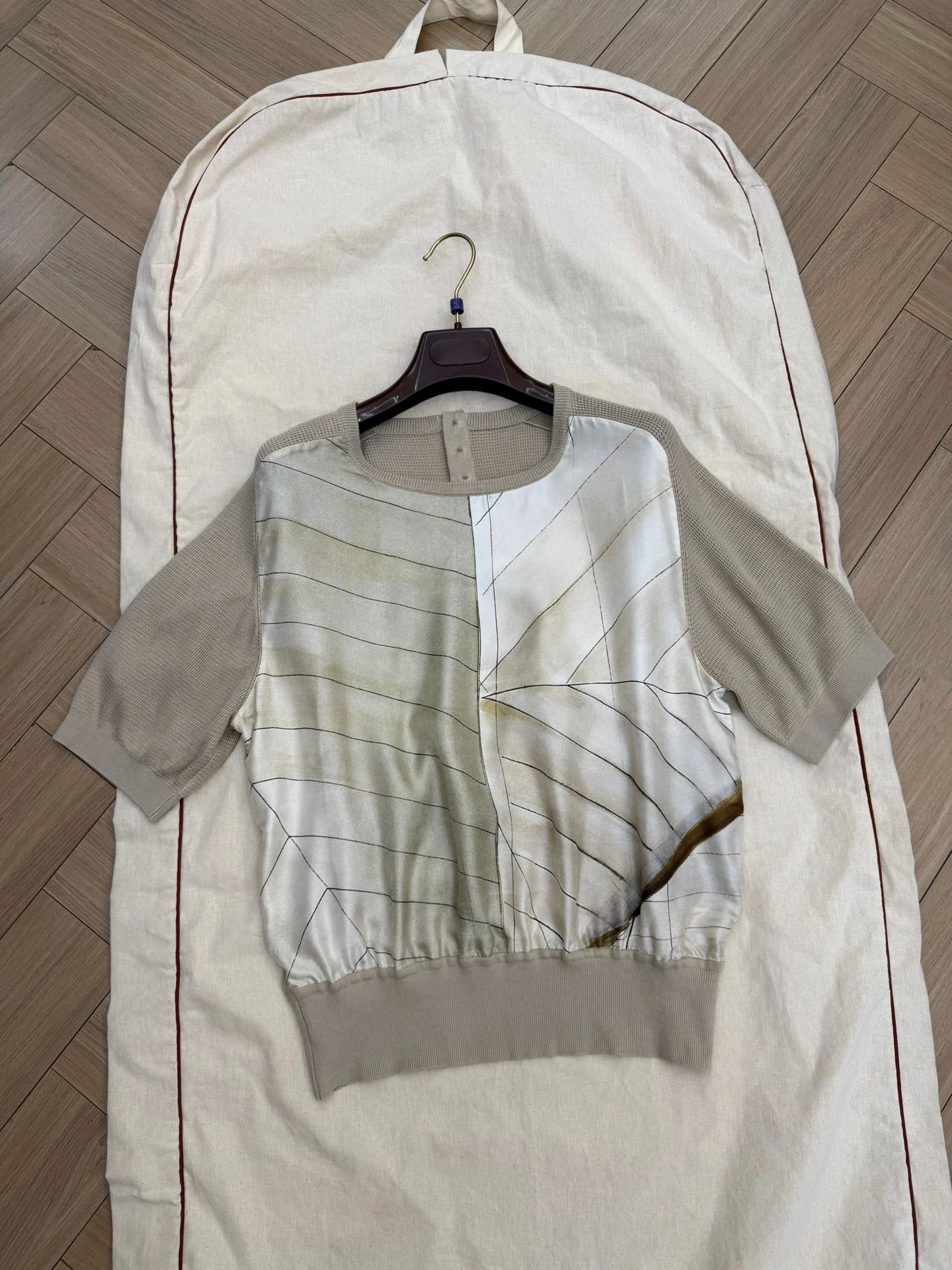 Women's Premium Silk-Knit Panel Crew-Neck Top – Spring/Summer 2026 New Arrival
Women's Premium Silk-Knit Panel Crew-Neck Top – Spring/Summer 2026 New Arrival