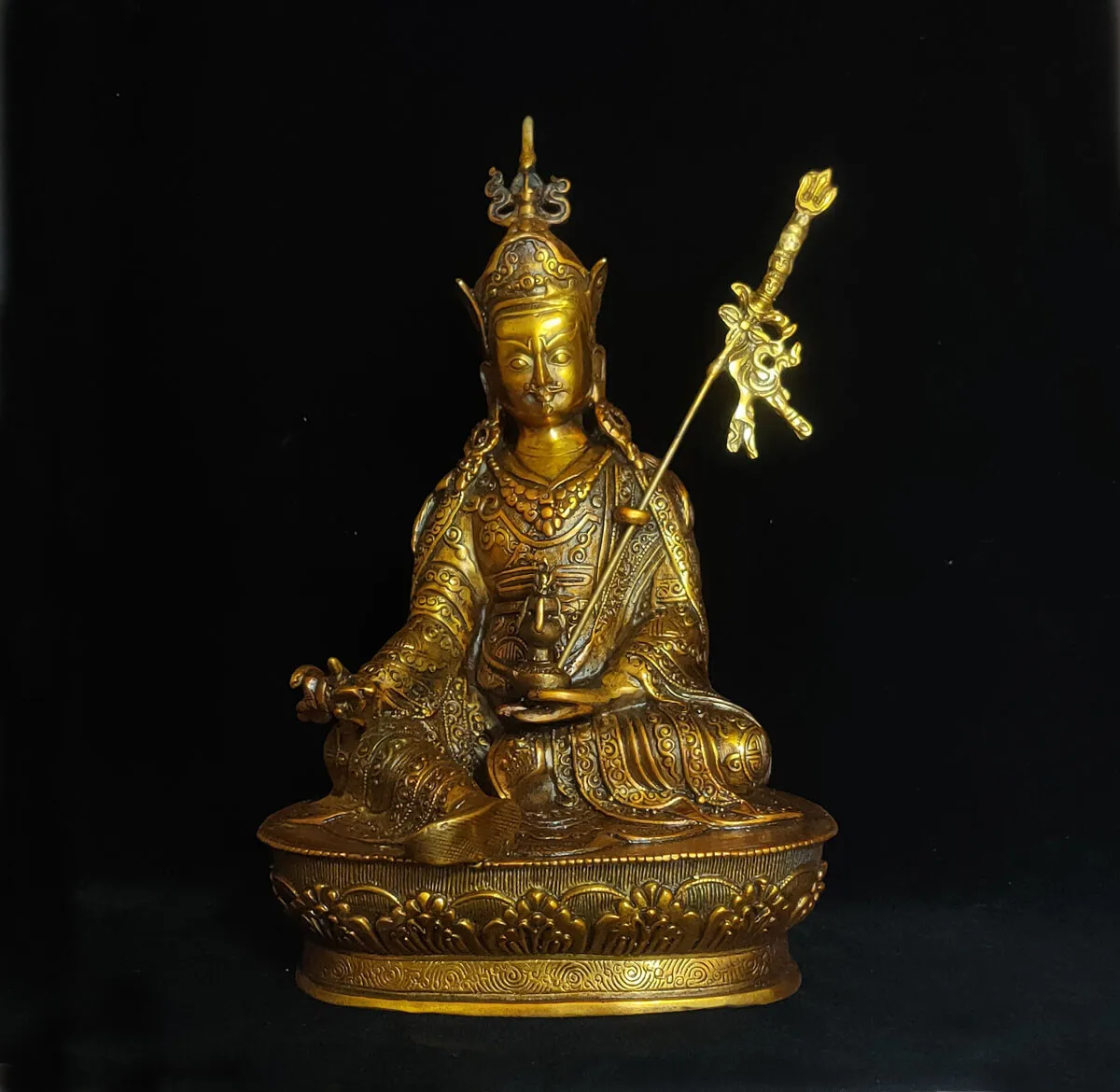 Antique Guru Padmasambhava Vajra Buddha Statue Orgyen menla monks blessing
Antique Guru Padmasambhava Vajra Buddha Statue Orgyen menla monks blessing