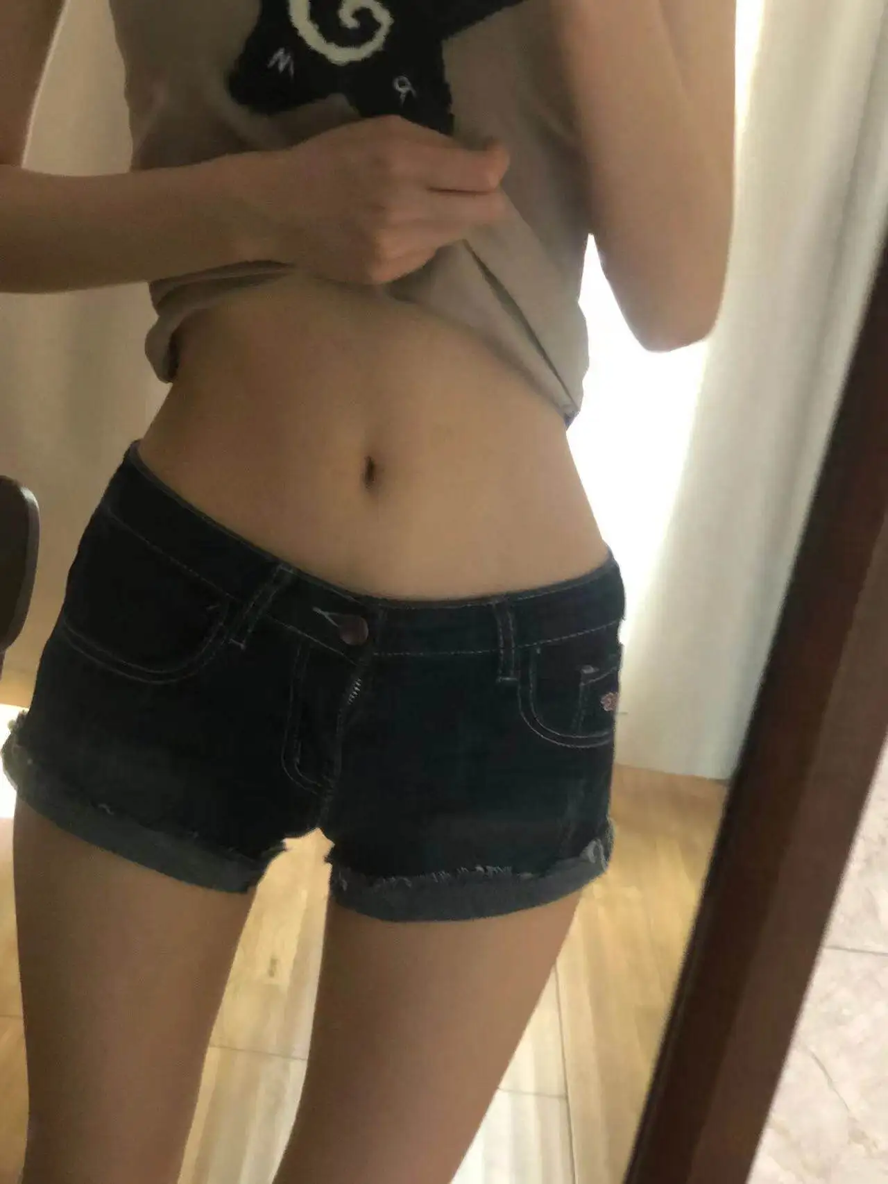 Sexy Low Waist Cuffed Elastic Denim Shorts Women Summer New plus Size Slim Straight Wide Leg Hot Pants Casual Style Soft Fabr...
Sexy Low Waist Cuffed Elastic Denim Shorts Women Summer New plus Size Slim Straight Wide Leg Hot Pants Casual Style Soft Fabr...