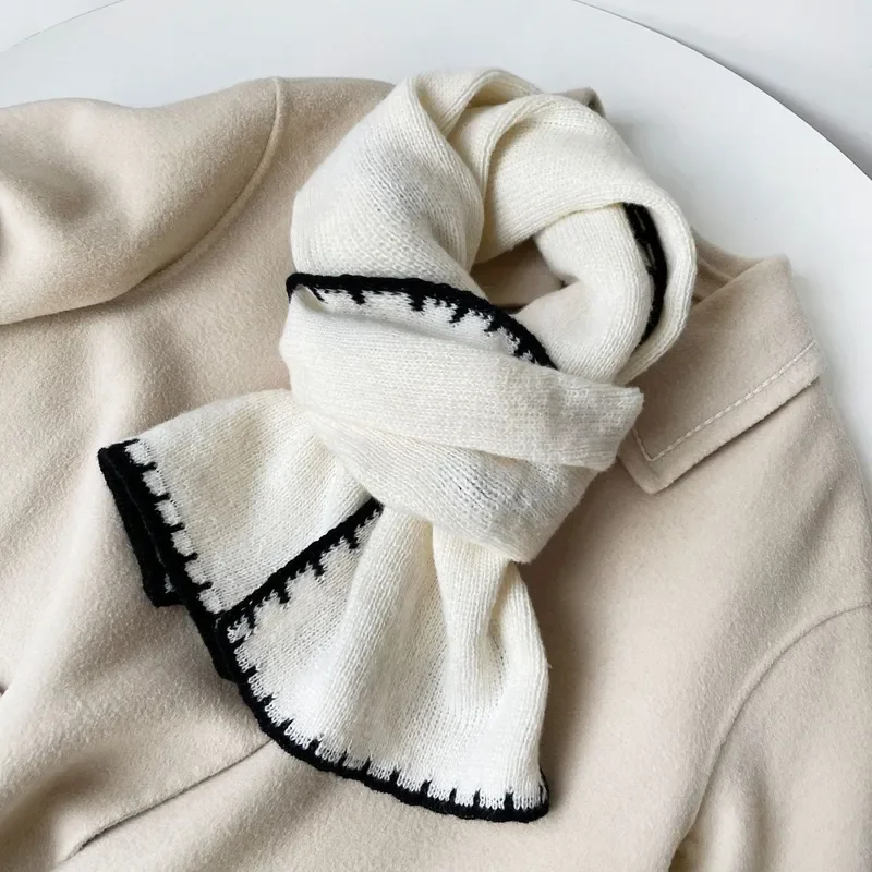 2026 New Autumn Winter Korean Style Knitted Scarf Versatile Thickened Locked Edge Warm Scarf for Women
2026 New Autumn Winter Korean Style Knitted Scarf Versatile Thickened Locked Edge Warm Scarf for Women