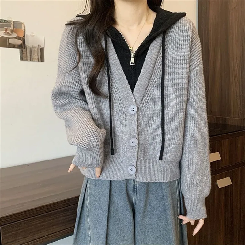 Fake Two-Piece Hooded Sweater Knitted Cardigan Women Autumn And Winter New Stitching Knitwear Tops Female Loose Clothes T1358
Fake Two-Piece Hooded Sweater Knitted Cardigan Women Autumn And Winter New Stitching Knitwear Tops Female Loose Clothes T1358