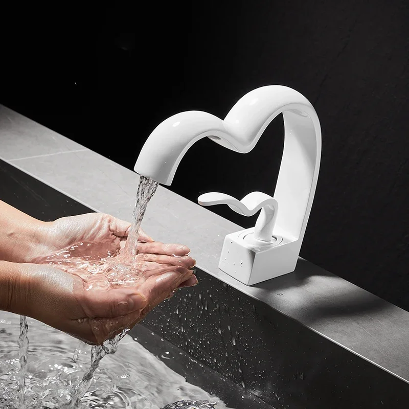 Полностью медная раковина под столешницу, умывальник для лица с одним отверстием, креативный дизайн для горячей и холодной воды, для бытового отеля
Полностью медная раковина под столешницу, умывальник для лица с одним отверстием, креативный дизайн для горячей и холодной воды, для бытового отеля