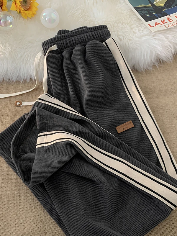 Мужские вельветовые спортивные брюки осенне-зимние повседневные винтажные универсальные прямые спортивные штаны комфортные теплые из полиэфирного волокна
Мужские вельветовые спортивные брюки осенне-зимние повседневные винтажные универсальные прямые спортивные штаны комфортные теплые из полиэфирного волокна