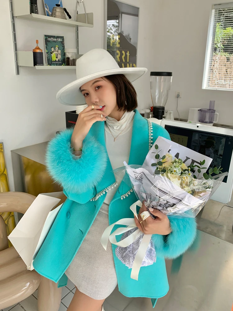 MENINA BONITA 2022 Wool Blends Real Fur Coat Winter Jacket Women Natural Fox Cuffs Pearl Turn Down Collar Double Breasted Belt
MENINA BONITA 2022 Wool Blends Real Fur Coat Winter Jacket Women Natural Fox Cuffs Pearl Turn Down Collar Double Breasted Belt