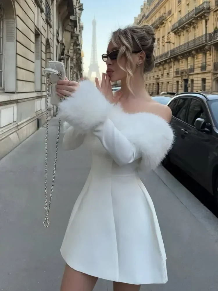 Sexy Women One-shoulder Fur Collar Patchwork Dress Long Sleeve Off Shoulder A-line Mini Dresses 2026 New Evening Party Gowns
Sexy Women One-shoulder Fur Collar Patchwork Dress Long Sleeve Off Shoulder A-line Mini Dresses 2026 New Evening Party Gowns
