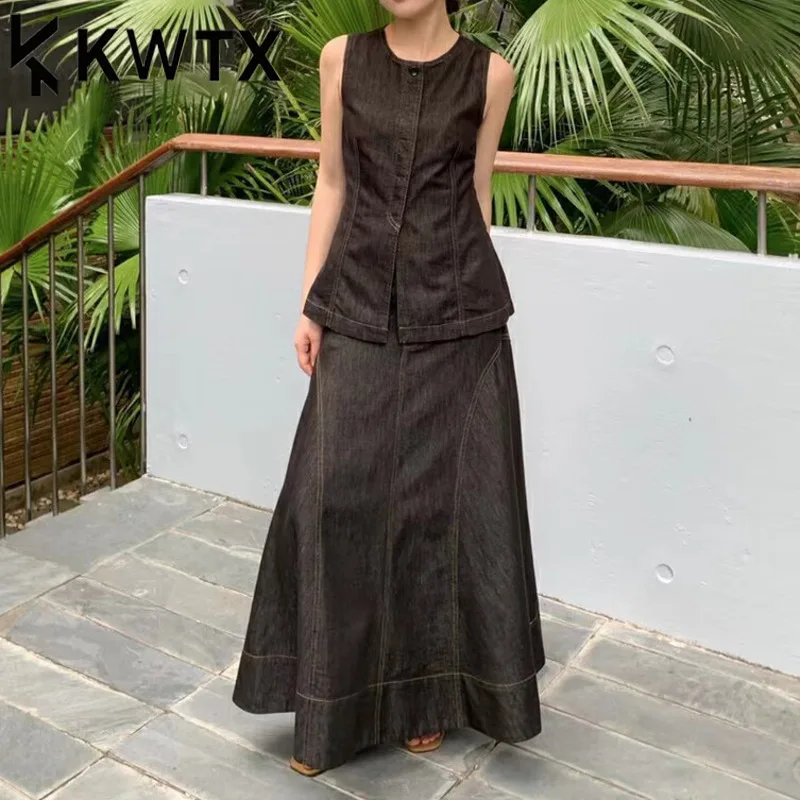 KWTX 2025 SS Women’s Denim Vest & High Waisted Skirt 2-Piece Set Round Neck Resort Minimalist Elegant Luxury Chic Casual Outfit
KWTX 2025 SS Women’s Denim Vest & High Waisted Skirt 2-Piece Set Round Neck Resort Minimalist Elegant Luxury Chic Casual Outfit