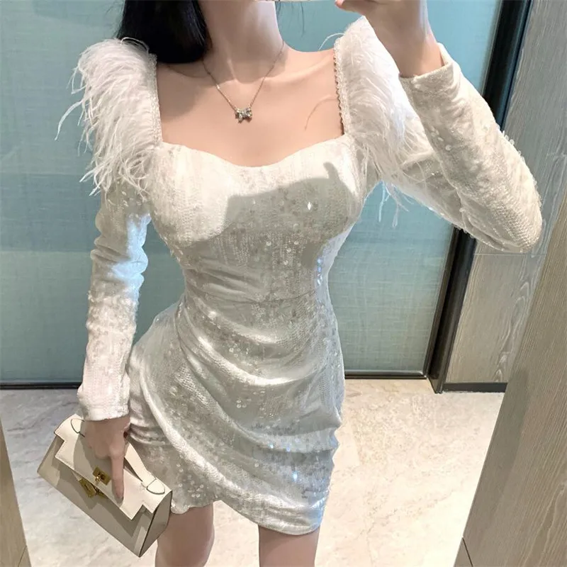 Autumn New Square Collar Bubble Long Sleeve Sequins Feather Patchwork Slim Lady Sexy white Party Dress q41
Autumn New Square Collar Bubble Long Sleeve Sequins Feather Patchwork Slim Lady Sexy white Party Dress q41