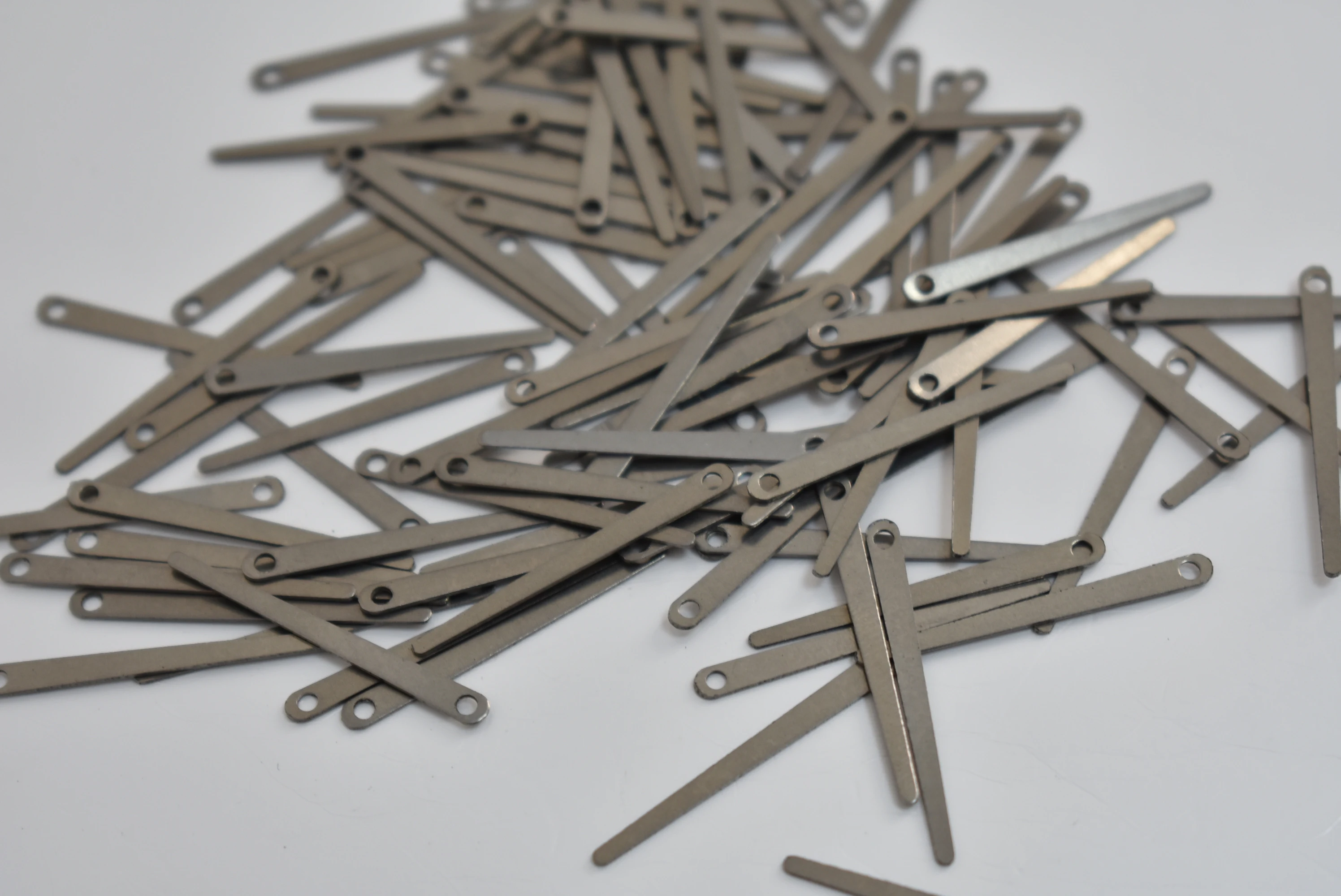 100 Pieces Saxophone High Spring Piece Spring Piece Instrument Reed Stainless Steel 30mm Long 0.5mm Thick
100 Pieces Saxophone High Spring Piece Spring Piece Instrument Reed Stainless Steel 30mm Long 0.5mm Thick
