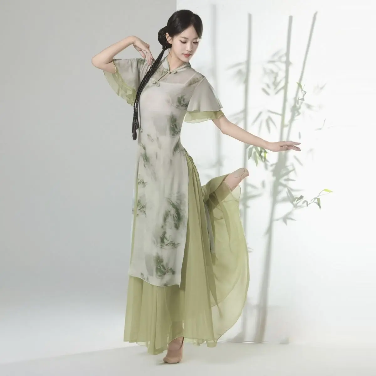 Chinese Vintage Dance Costume National Flower Print Mesh tops+pants Set Stage Performance Folk Dance Suit Hanfu Dress
Chinese Vintage Dance Costume National Flower Print Mesh tops+pants Set Stage Performance Folk Dance Suit Hanfu Dress