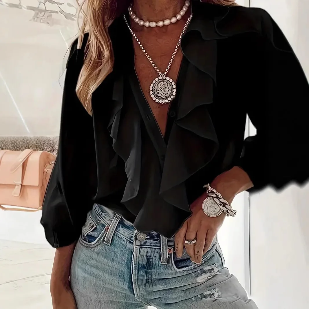 Изысканная блузка с глубоким вырезом, свободного кроя, элегантная, романтичная, в современном космополитенном богемном стиле.
Изысканная блузка с глубоким вырезом, свободного кроя, элегантная, романтичная, в современном космополитенном богемном стиле.