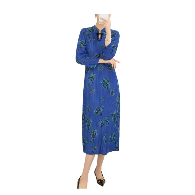 Miyake Pleated Dress Women 2024 Spring New Chinese Style Stand Collar Wrist Length Sleeves Loose Stretch Print Qipao CHEONGSAM
Miyake Pleated Dress Women 2024 Spring New Chinese Style Stand Collar Wrist Length Sleeves Loose Stretch Print Qipao CHEONGSAM