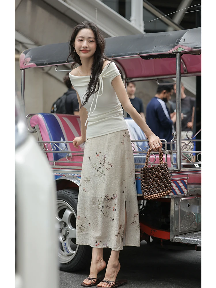 Ele High Waist Midi Skirt with Slit Floral Print Women's Summer Faion Classy A-Line Skirt by Mixd Find Determination
Ele High Waist Midi Skirt with Slit Floral Print Women's Summer Faion Classy A-Line Skirt by Mixd Find Determination