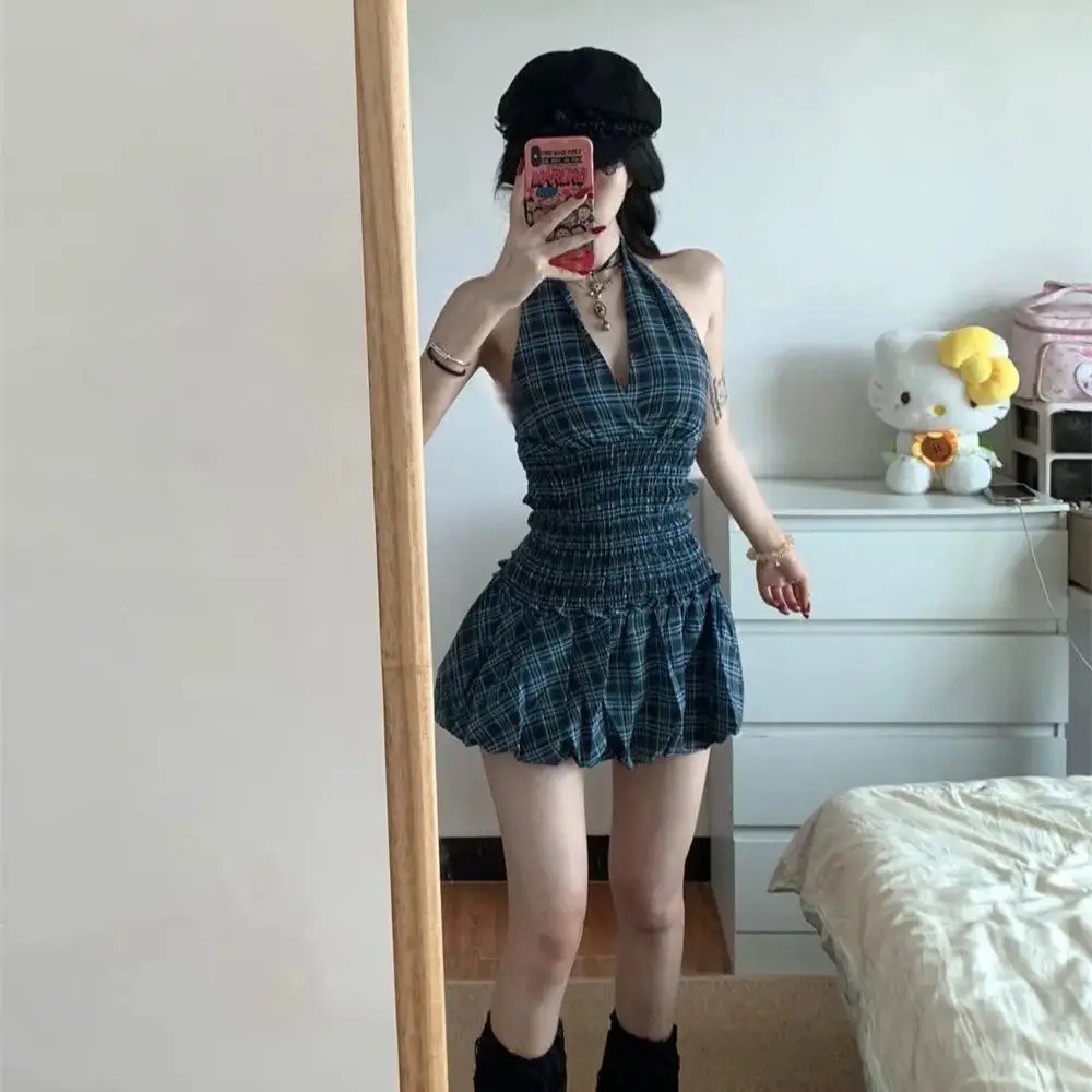 Two-Piece Set Plaid Cross Bra Suspender Vest Pure Hot Girl Top Women Summer New Slim Niche Design Set
Two-Piece Set Plaid Cross Bra Suspender Vest Pure Hot Girl Top Women Summer New Slim Niche Design Set