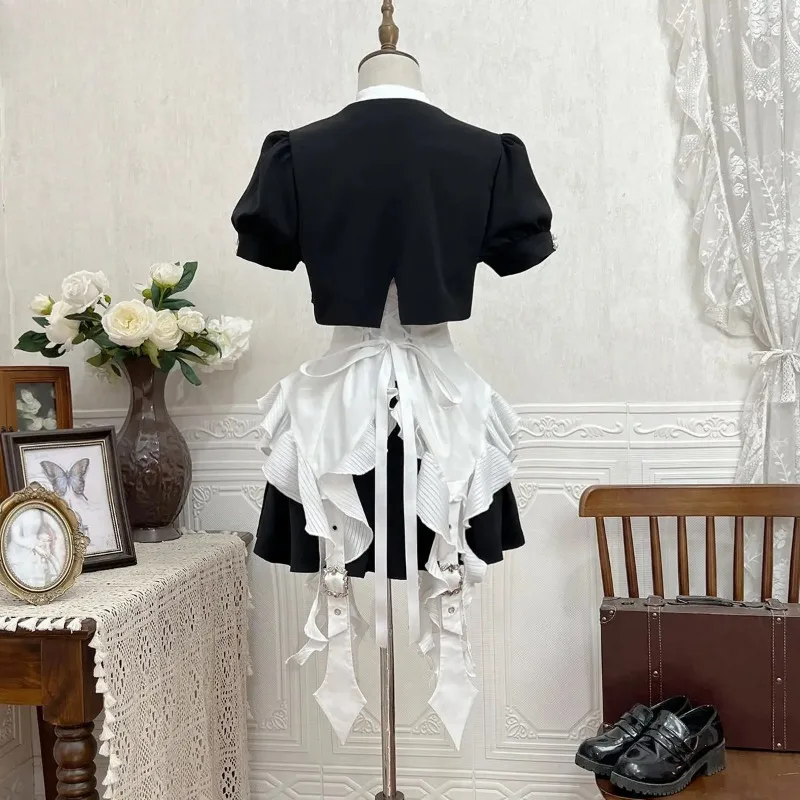 Original Design Gothic Lolita Sweet Girls Slim-fit Tie-up Short Sleeve Shirt High-waisted Skirt and Jacket Three-piece Set
Original Design Gothic Lolita Sweet Girls Slim-fit Tie-up Short Sleeve Shirt High-waisted Skirt and Jacket Three-piece Set