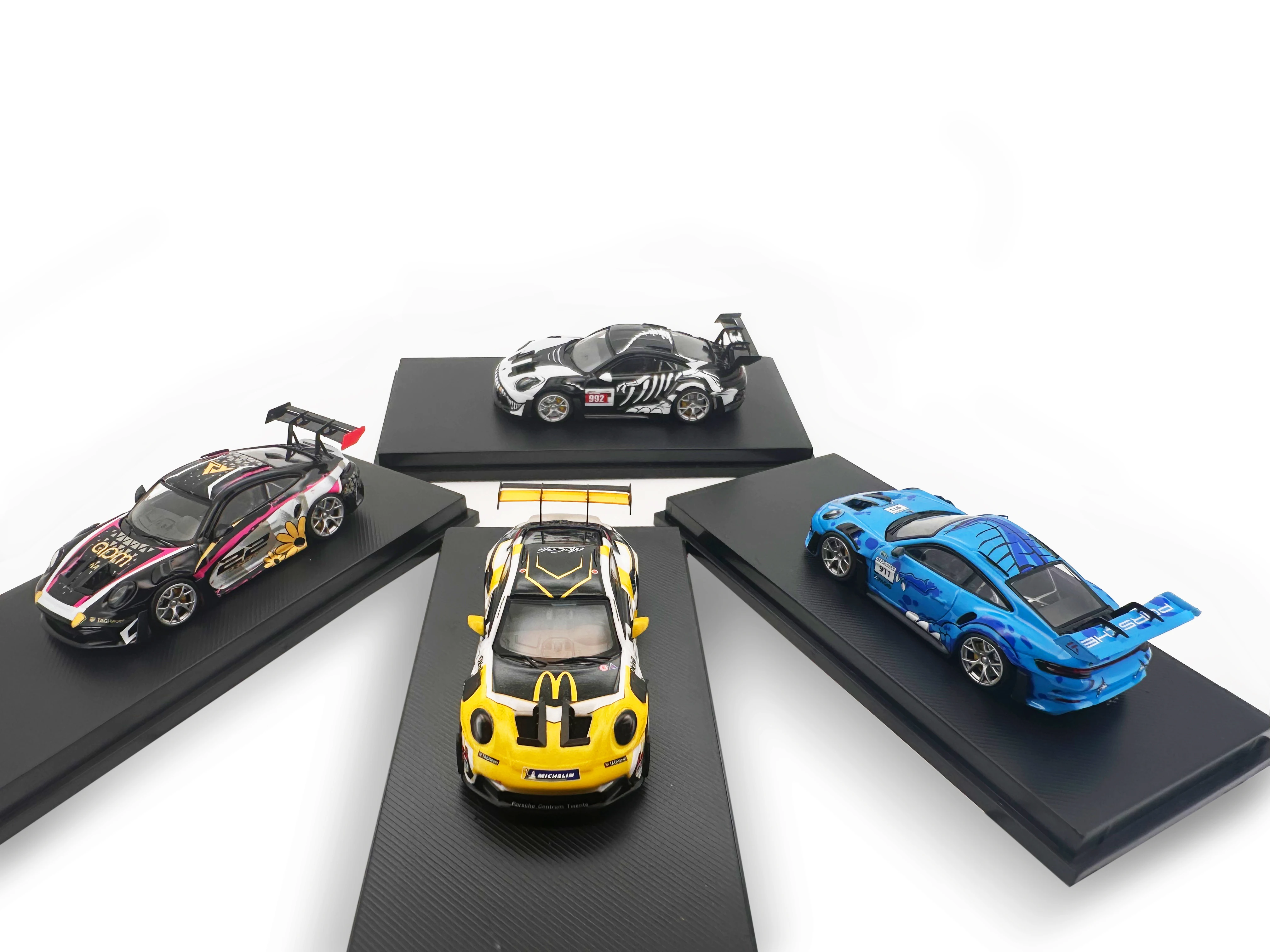 E Model 1:64 911GT3RS Bone Dragon, four-color alloy car model
E Model 1:64 911GT3RS Bone Dragon, four-color alloy car model