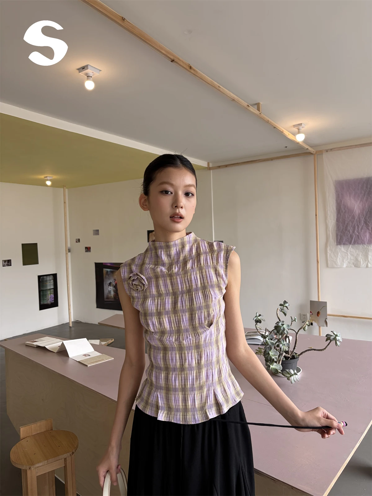 Summer Korean Style Texture Plaid Thin Waist Inward Sleeveless Vest Shirt Women's Fashion Breathable Comfortable Straight Cut
Summer Korean Style Texture Plaid Thin Waist Inward Sleeveless Vest Shirt Women's Fashion Breathable Comfortable Straight Cut