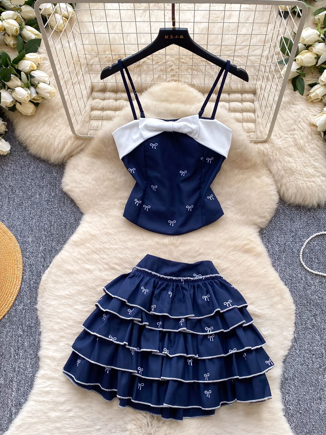 Elegant Summer Slimming Cake Skirt Set with Knot Vest Women's Fashion Two-Piece Suit Sweet Style Commute Wear
Elegant Summer Slimming Cake Skirt Set with Knot Vest Women's Fashion Two-Piece Suit Sweet Style Commute Wear