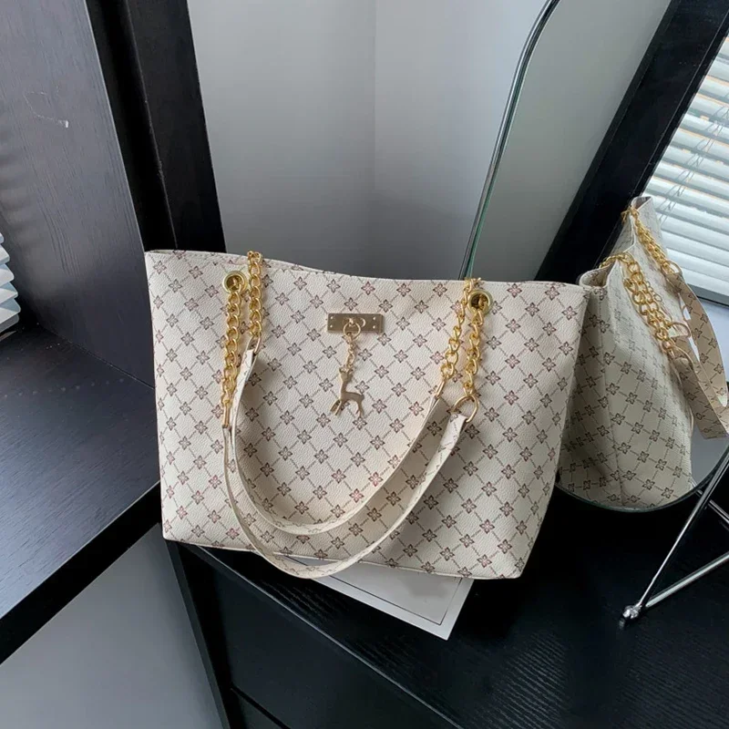Soft Leather Tote Bag Large Capacity Shoulder Handbag with Detachable Accessories Fashionable Work Purse
Soft Leather Tote Bag Large Capacity Shoulder Handbag with Detachable Accessories Fashionable Work Purse