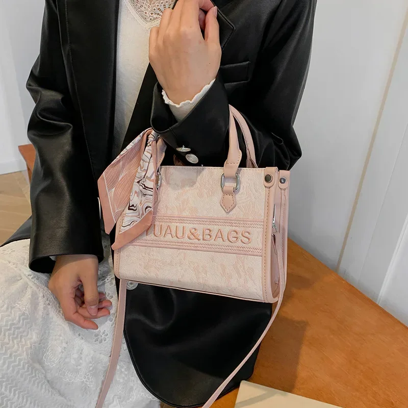 Spring - Summer 2025: Women's Exquisite Commuter Bag. Large - Capacity Letter - Embroidered Tote, High - End for Trendy Girls
Spring - Summer 2025: Women's Exquisite Commuter Bag. Large - Capacity Letter - Embroidered Tote, High - End for Trendy Girls