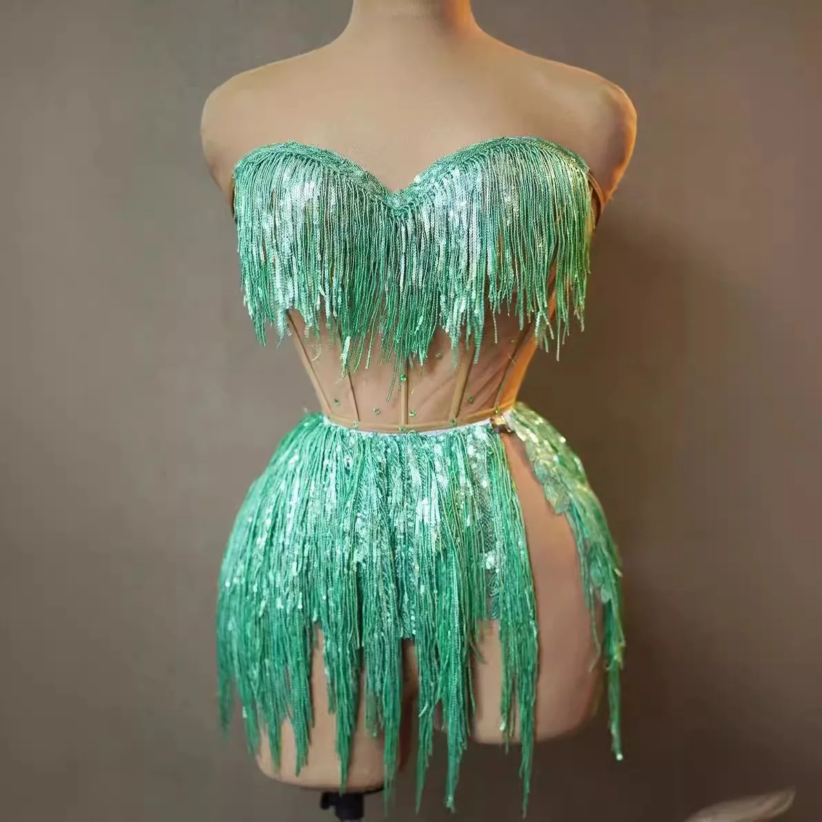 Green Grass Tassel Fashion Ball Show Birthday Party Dress Party Celebrity Women's Clothing Vestidos Brillantes Dresses For Women
Green Grass Tassel Fashion Ball Show Birthday Party Dress Party Celebrity Women's Clothing Vestidos Brillantes Dresses For Women